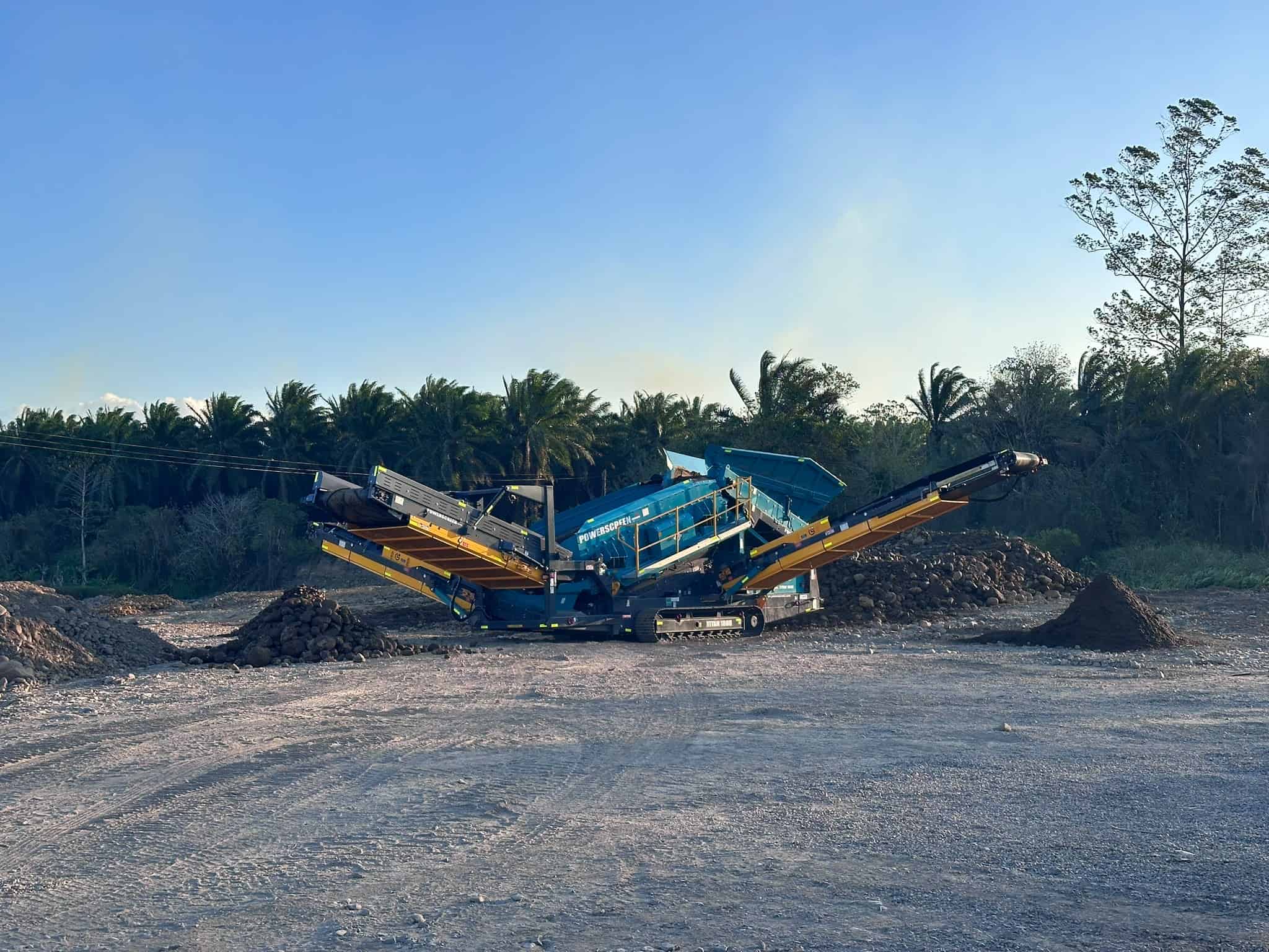 Powerscreen Titan 1800 PNG